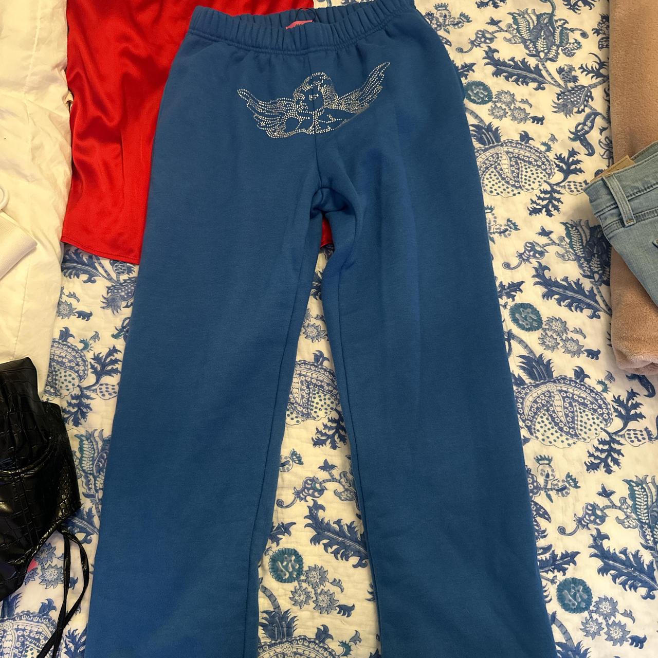 item listed by izzymazziii