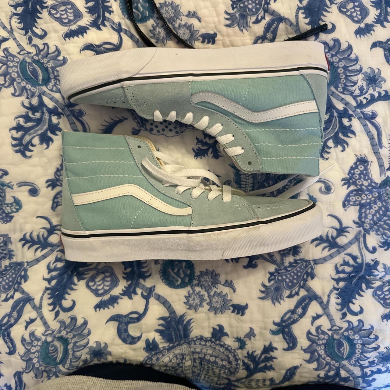 item listed by izzymazziii