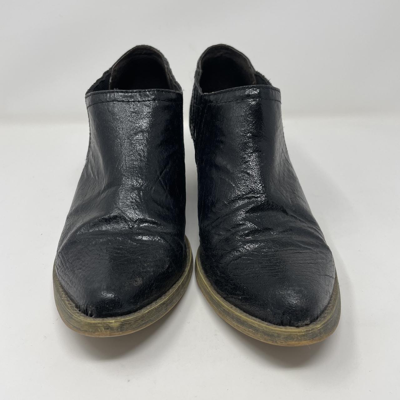 Very Volatile Women's Black Boots Depop