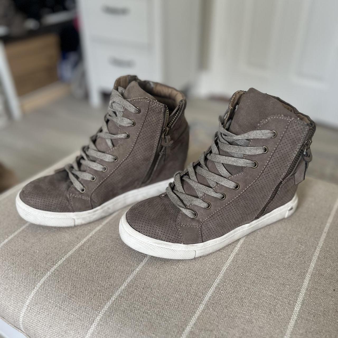 Very cool Steve Madden trainers with hidden wedge. Depop