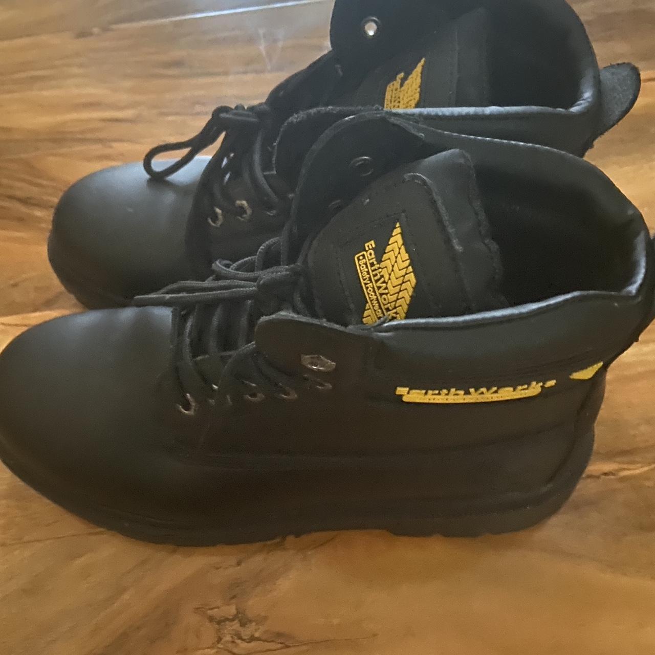 Earth work steel toe work boots Worn once Good as new - Depop