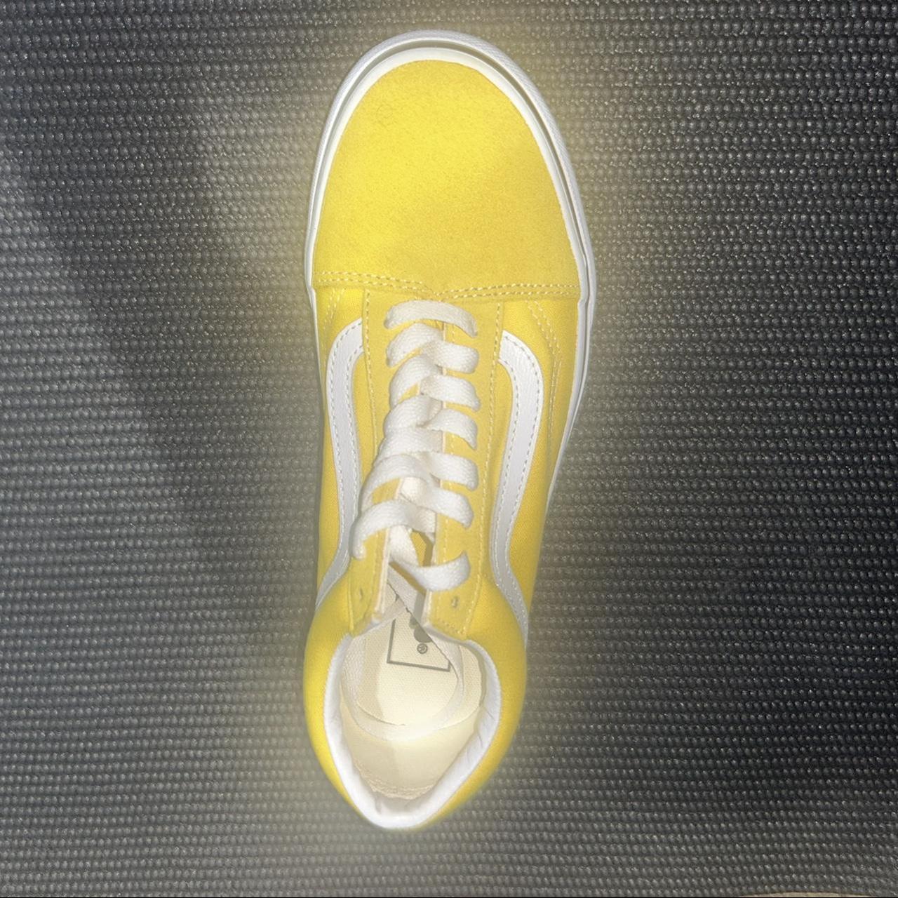 Blue vans with outlet yellow stripe