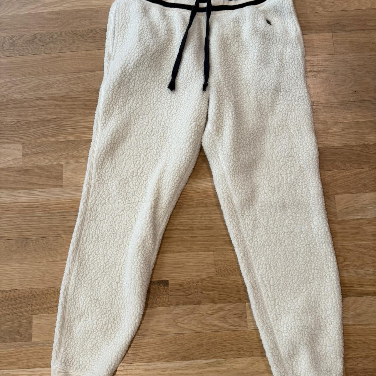 item listed by kingsclosetsale