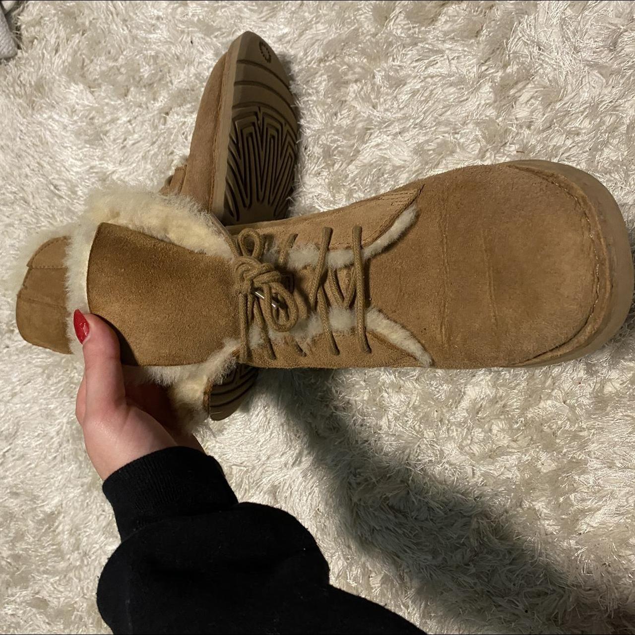 Short ugg boots hot sale with laces