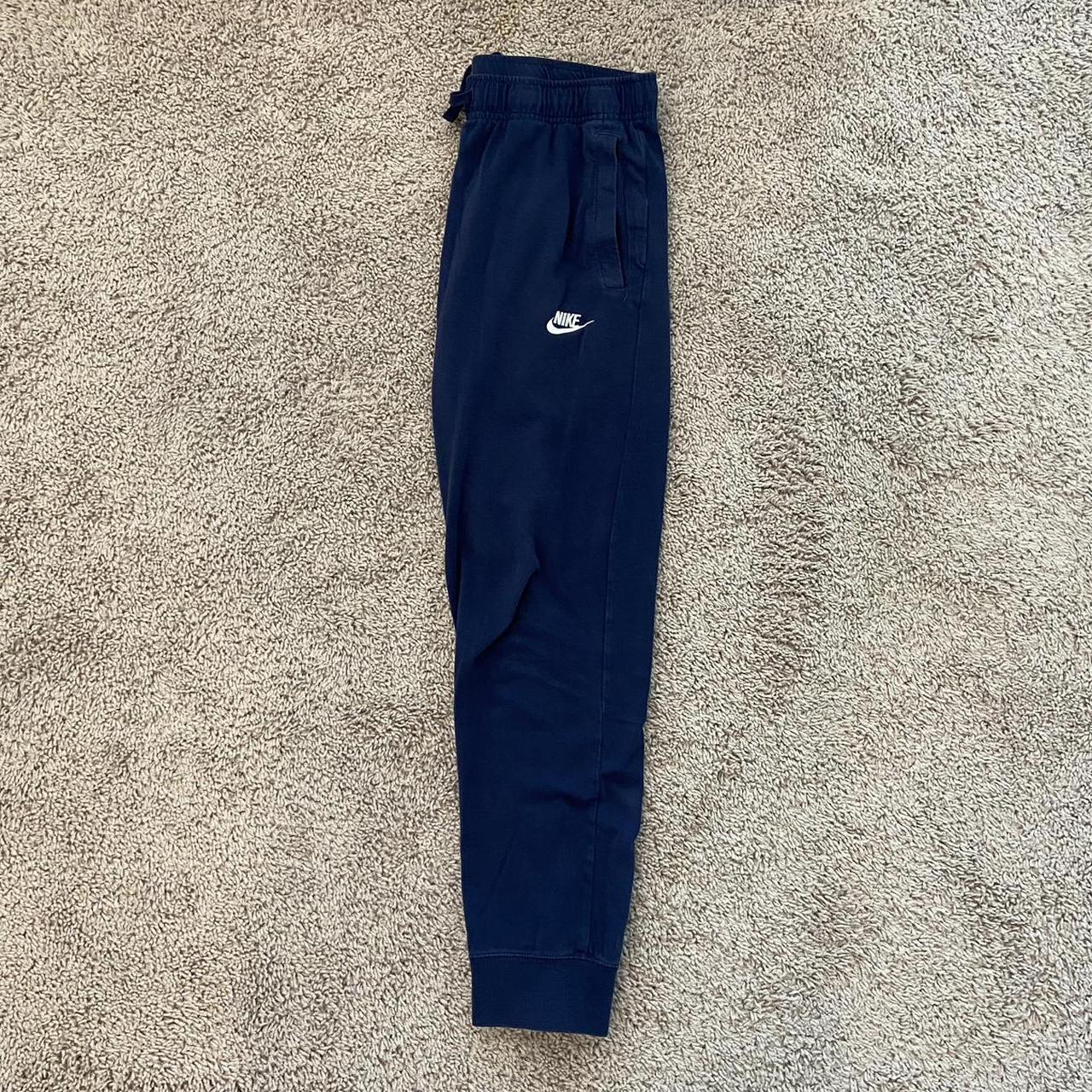 lightweight joggers nike