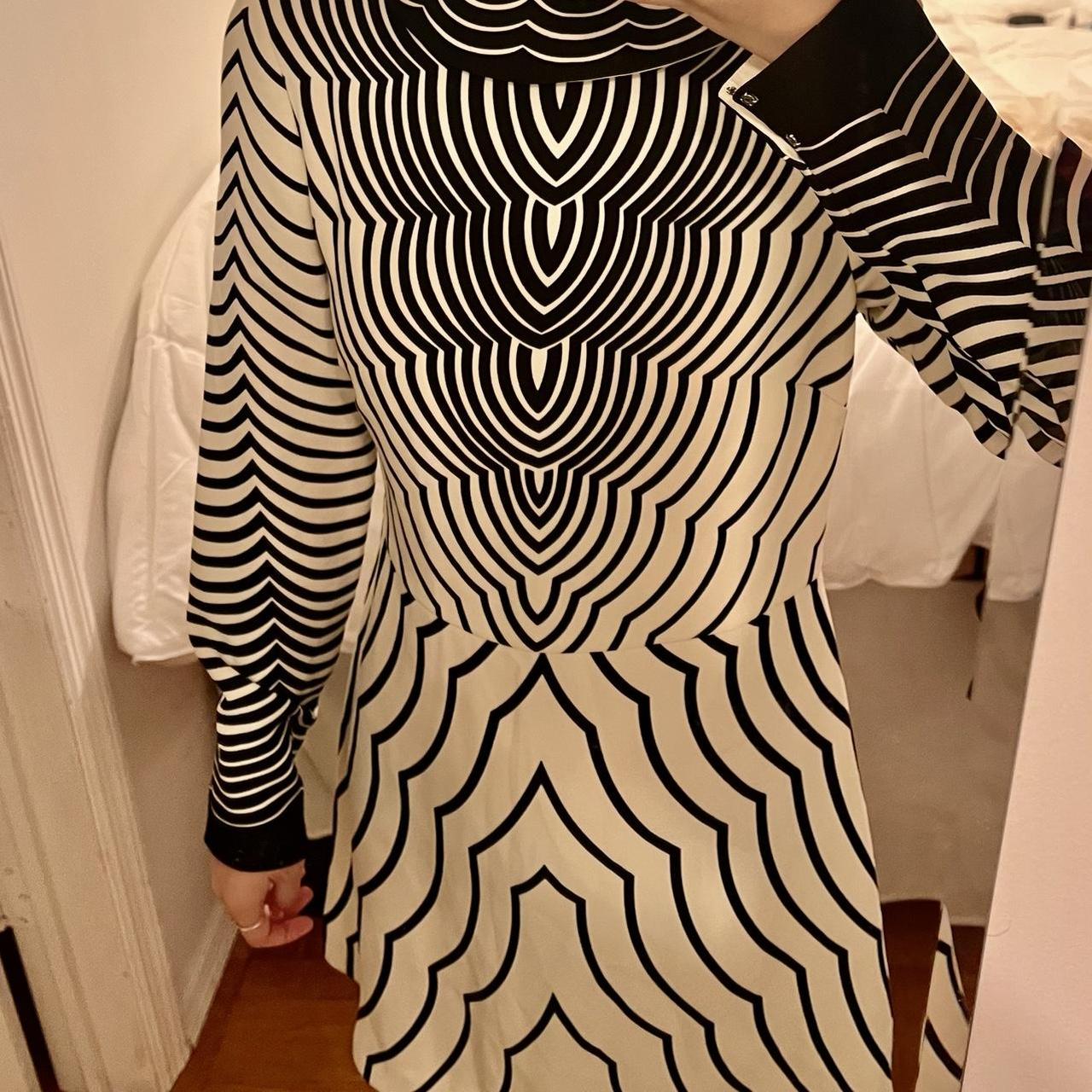 Marc jacobs black and discount white stripe long-sleeve gown