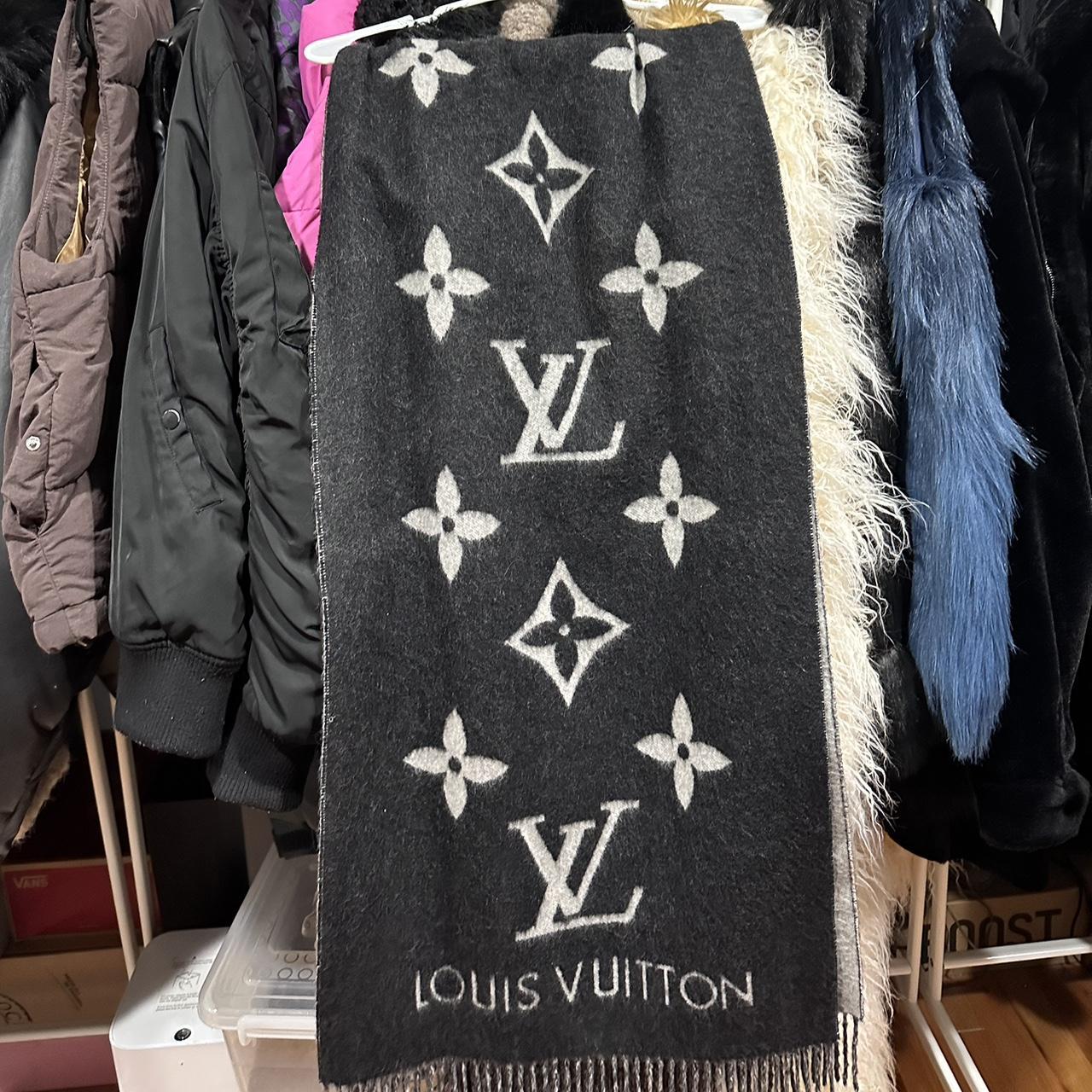 Louis Vuitton Logomania a la folie scarf - Depop