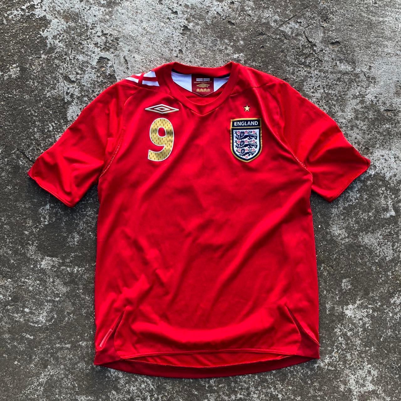 Umbro England Rooney Jersey Flaws, pulls 68 cm... - Depop