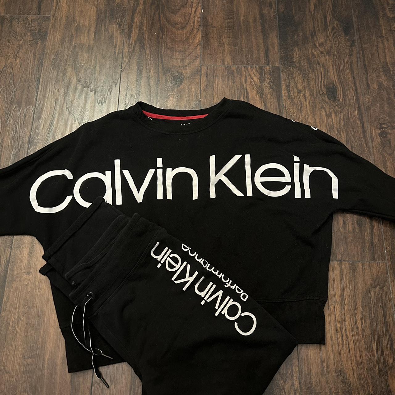 Large matching Calvin Klein sweatsuit - small - Depop