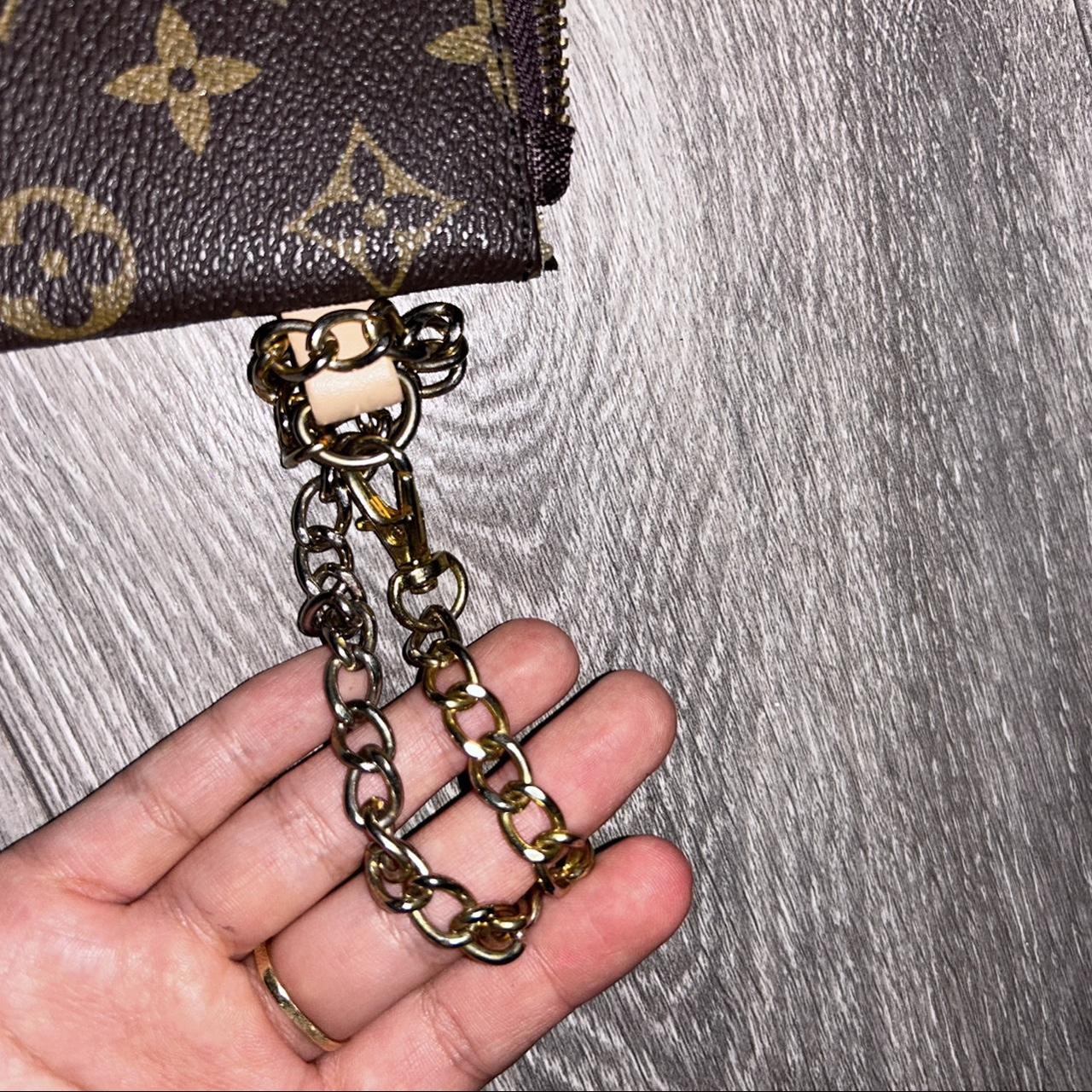 Louis Vuitton car/cash holder Came in my bag and I - Depop