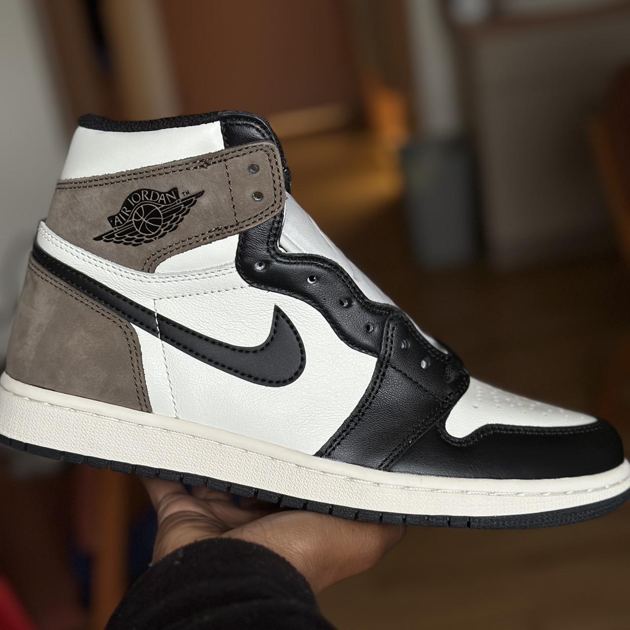 jordan1 mocha size 12