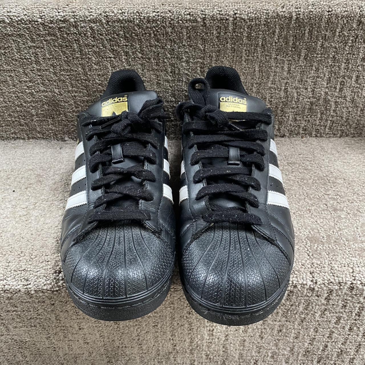 adidas superstar black and white