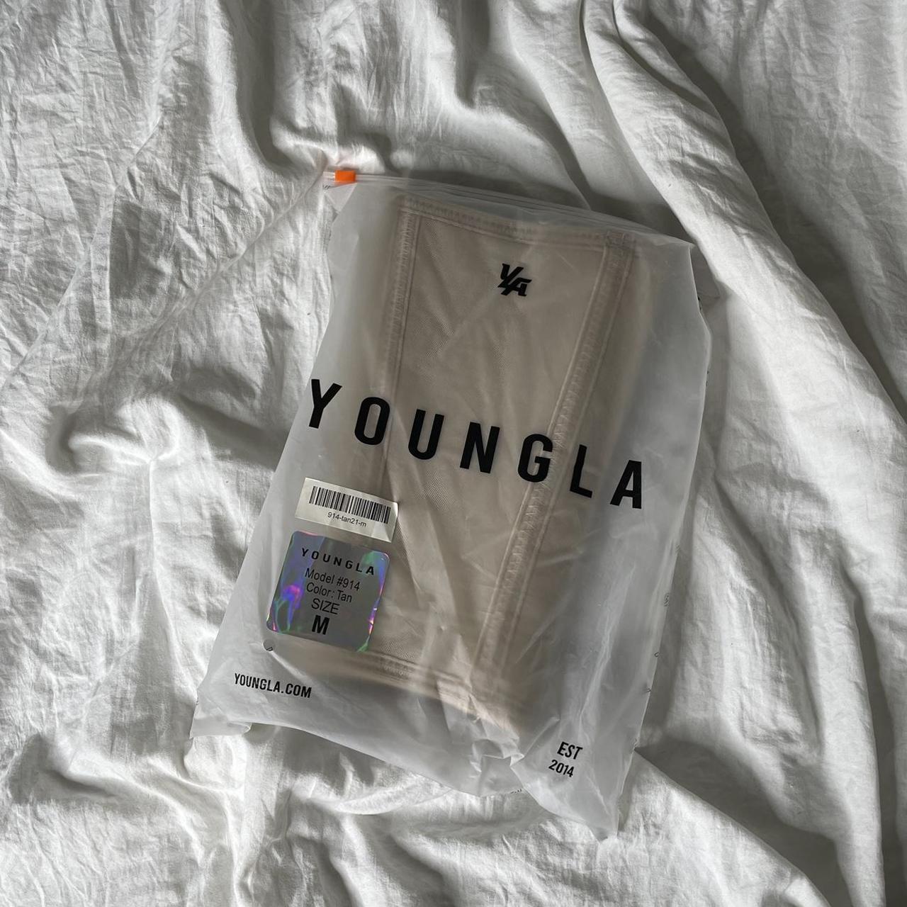 YOUNGLA Knee Sleeves • size medium • only tried on Depop