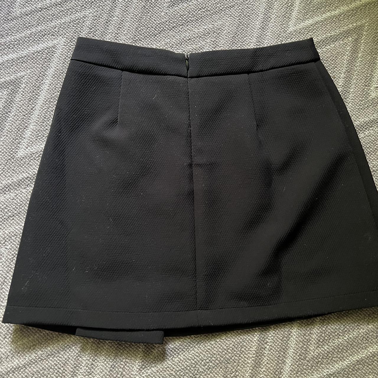 Market Women's Black Skirt | Depop