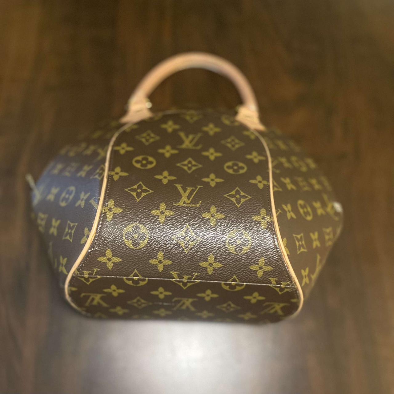 Brand new green Louis Vuitton coussin bag perfect - Depop