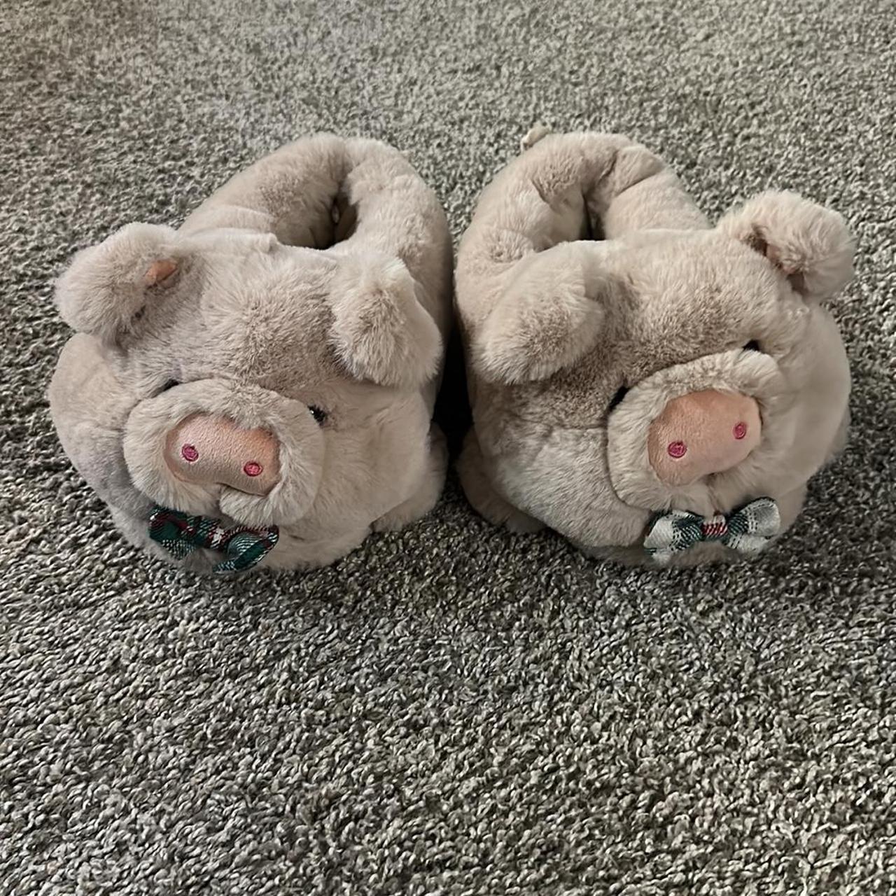 American eagle Christmas pig slippers #americaneagle... - Depop