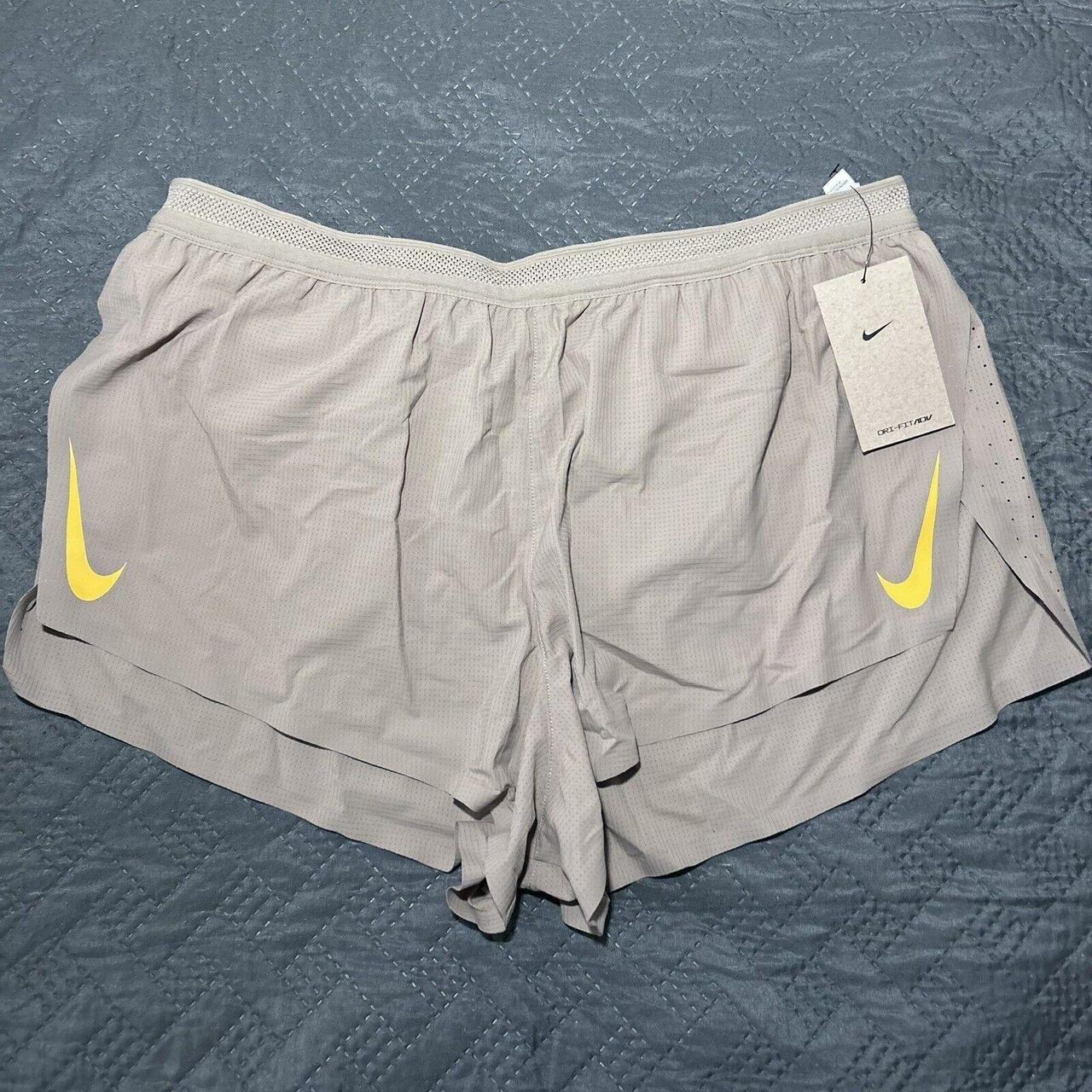 Stay stylish and comfortable with these Nike Aeroswift Shorts