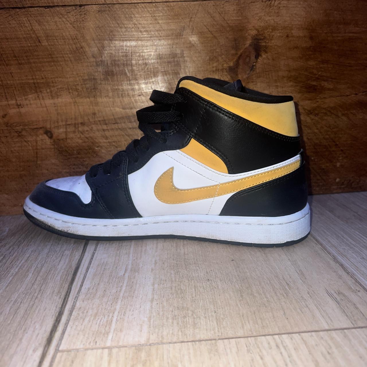 yellowing jordans