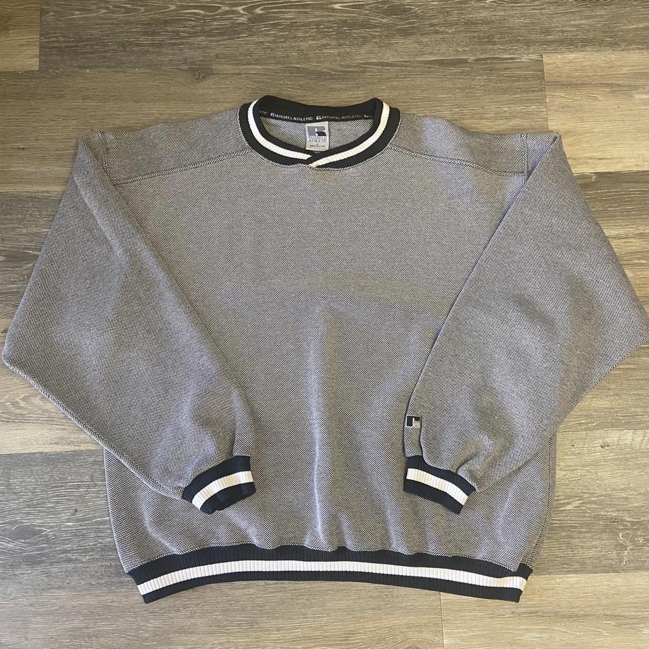 90s Russell Made in USA knit crewneck length 27 pit... - Depop