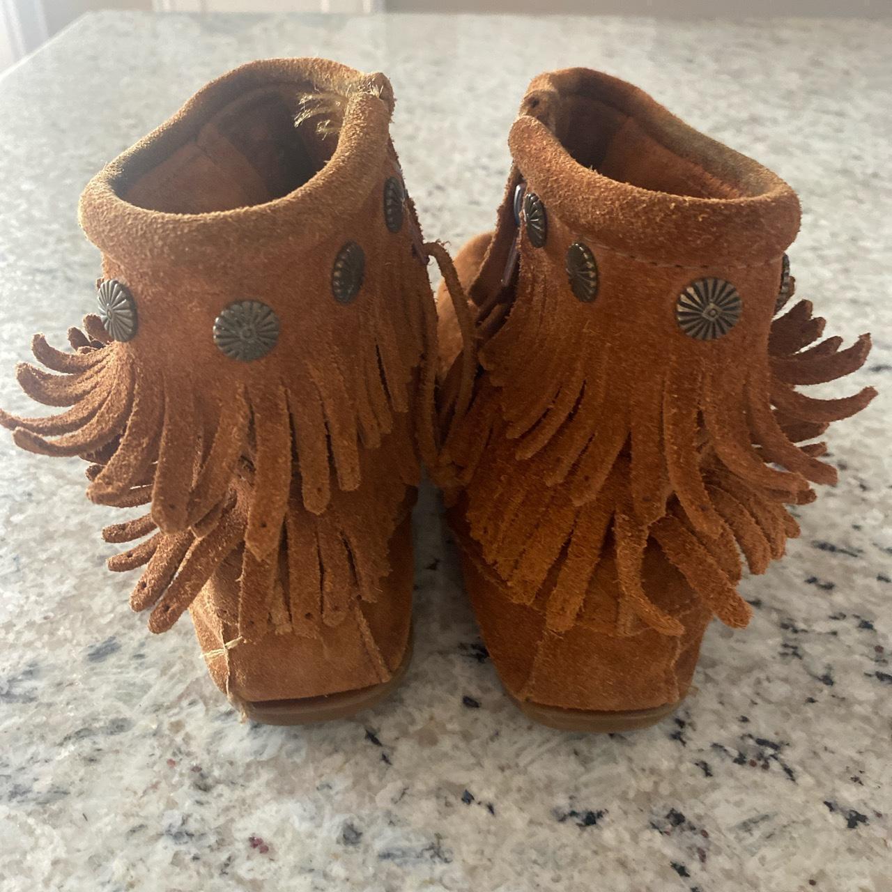 Minnetonka Double Fringe Booties Size 8 Super fun... - Depop