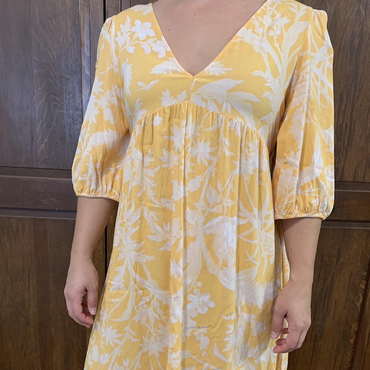 H&M Yellow floral dress, super lightweight and... Depop
