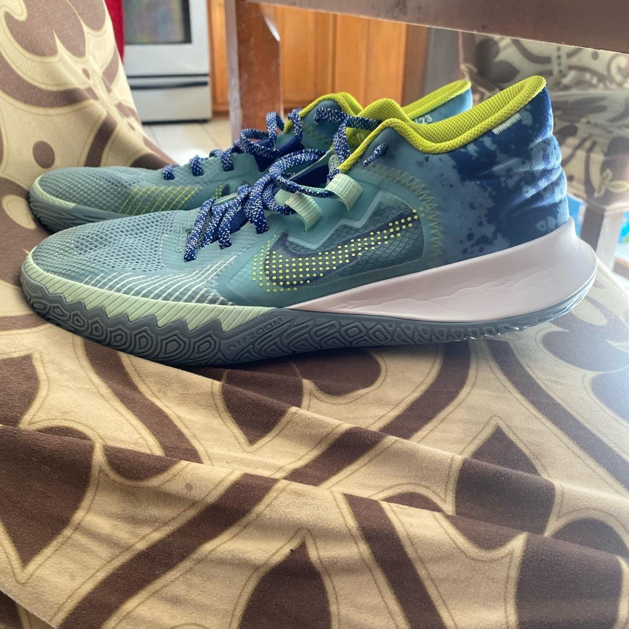 kyrie flytrap sports direct