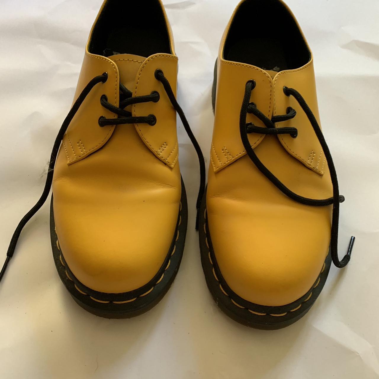 Dr.Martens basse et jaune 39 Depop