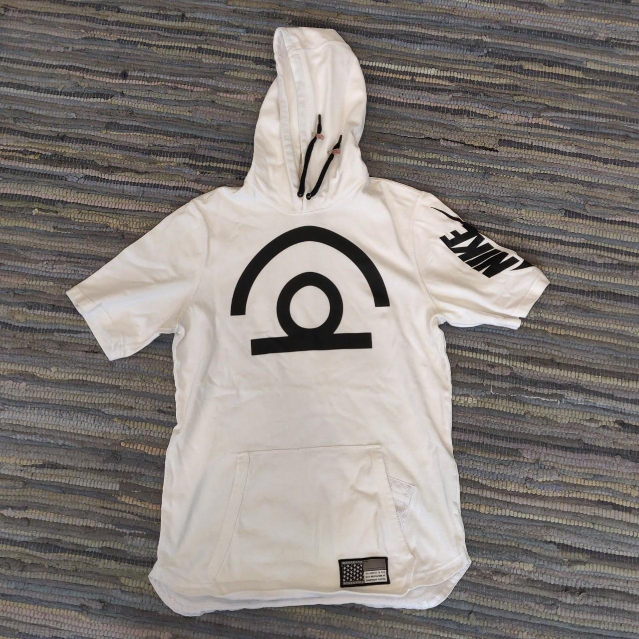 white nike short sleeve hoodie