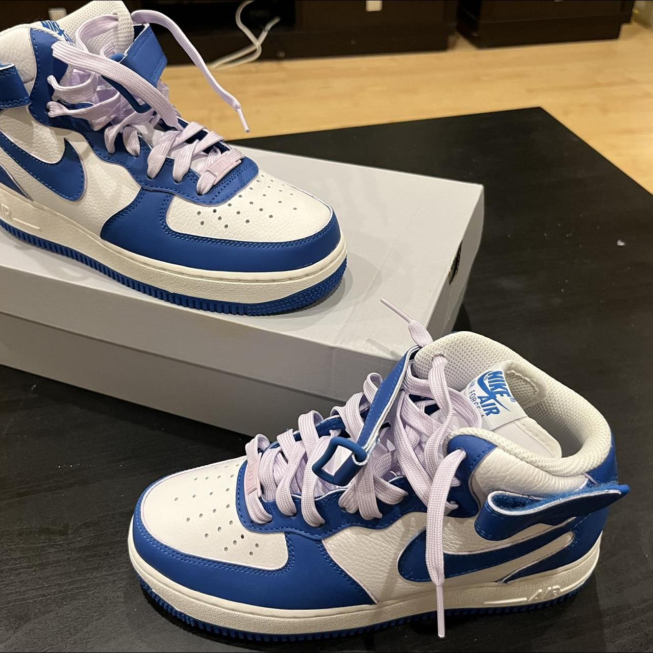 Nike Women's Blue and White Trainers | Depop