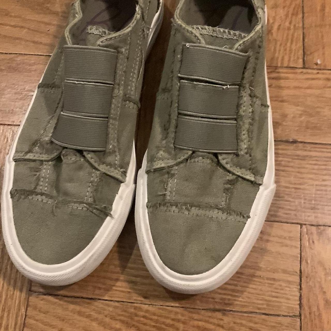 Blowfish Malibu Women's Green Trainers | Depop