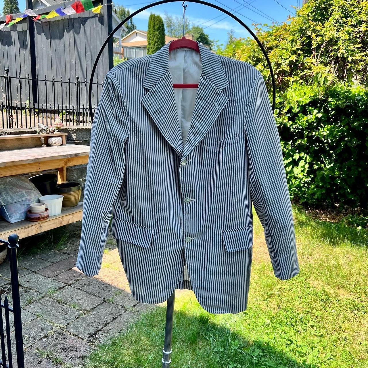 Amazing vintage striped blazer. Very light weight...