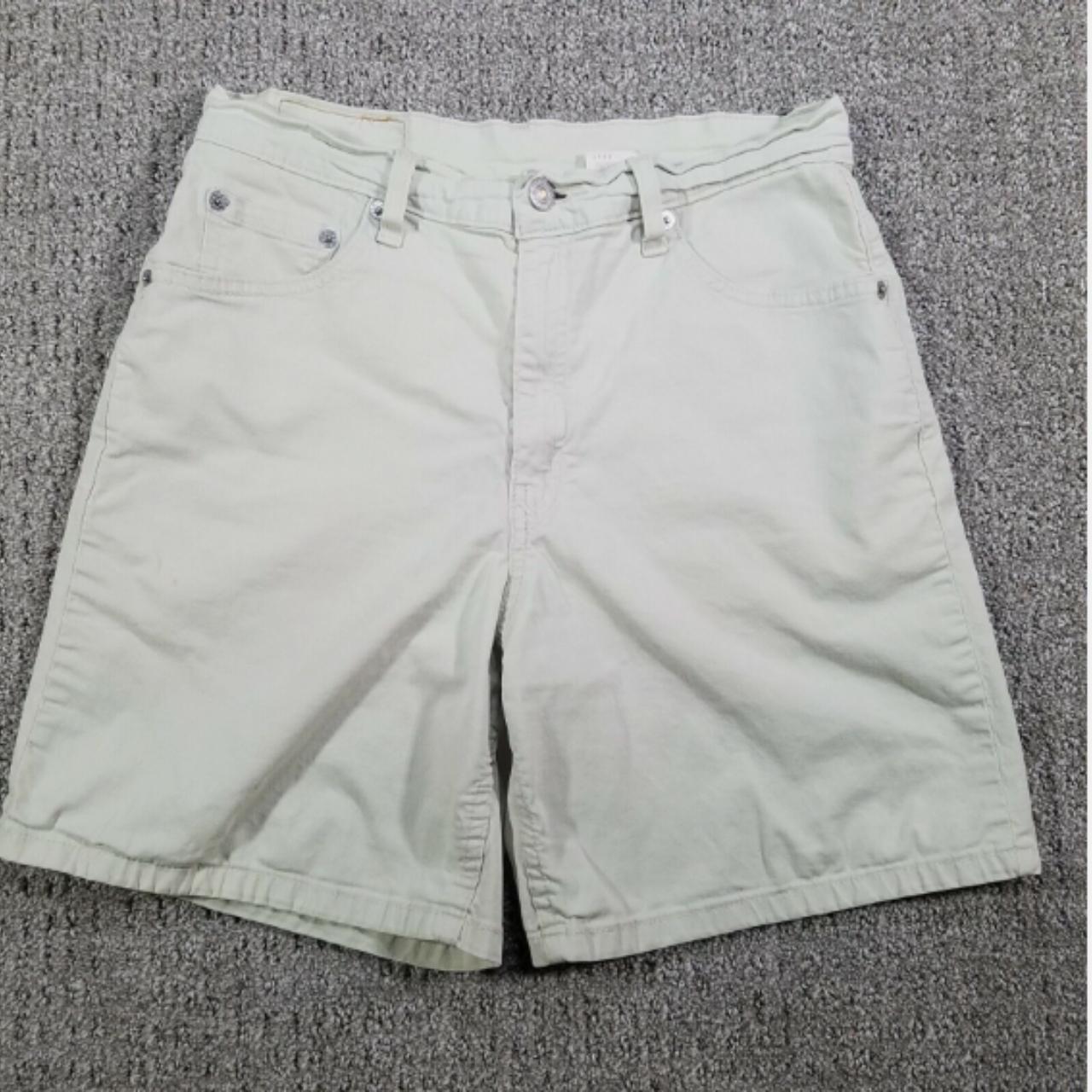 Vtg Y2k LEVIS Shorts Womens size 6 Beige Mid Length... - Depop