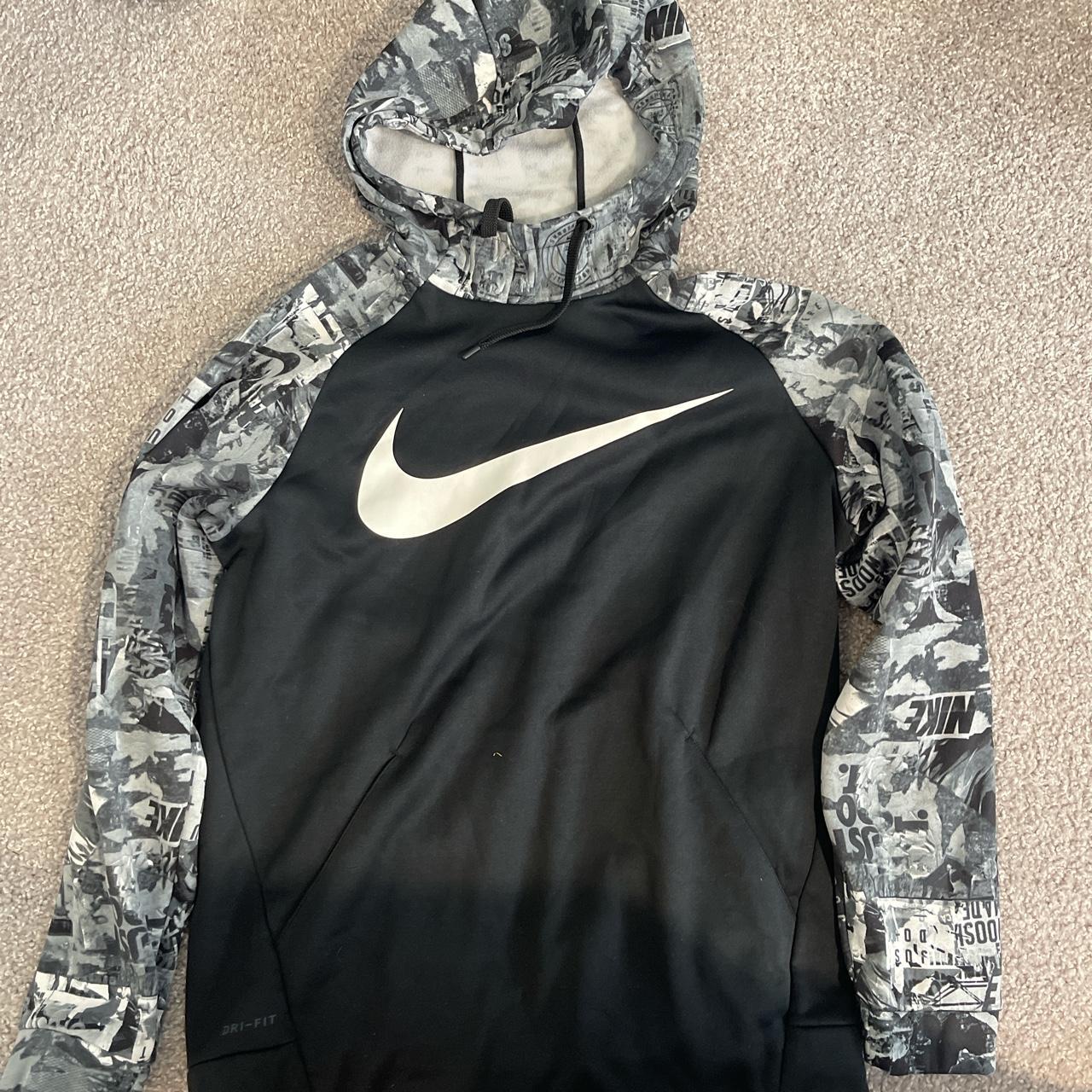 Nike therma rip 2025 n tear graphic hoodie