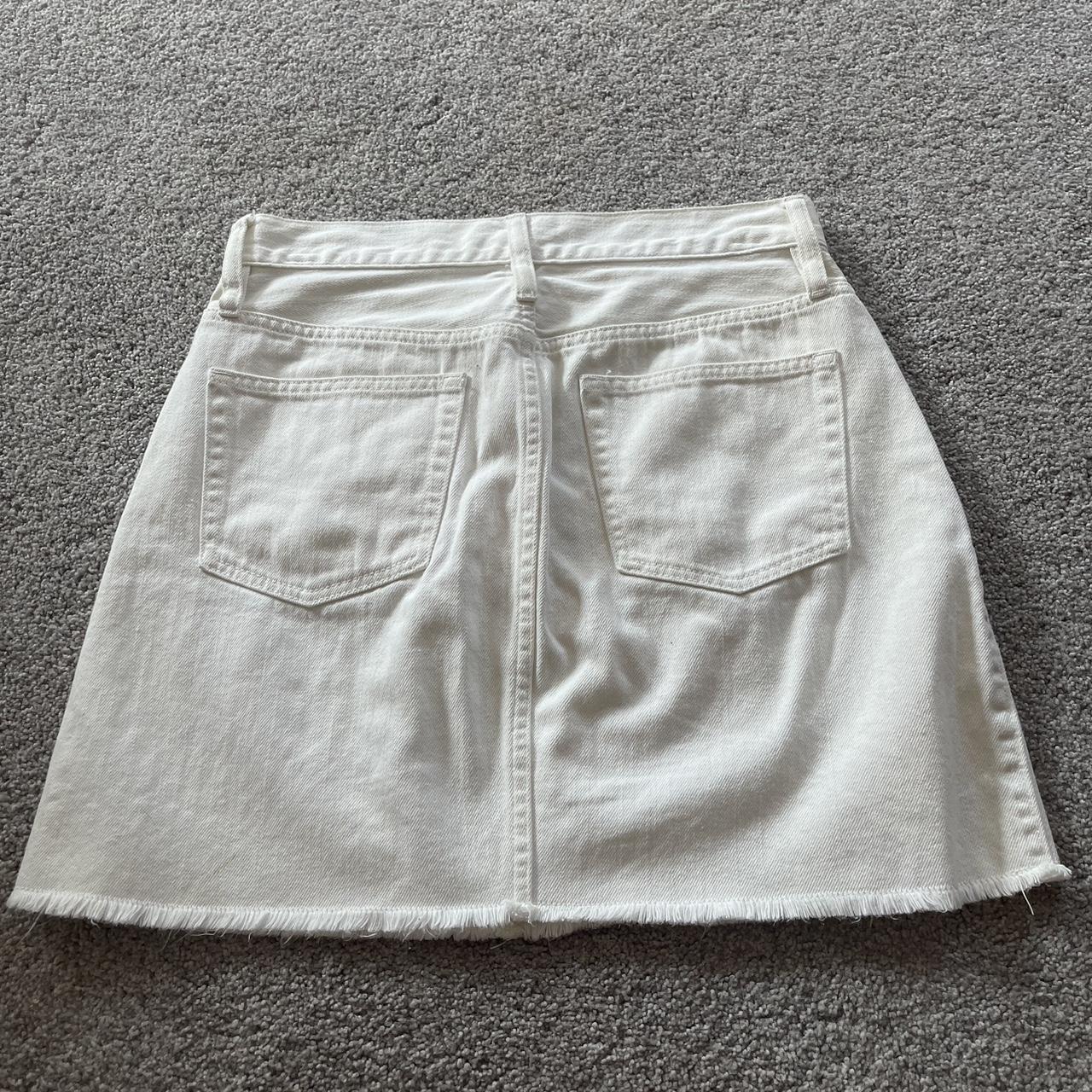 J.Crew Women's White Skirt Depop