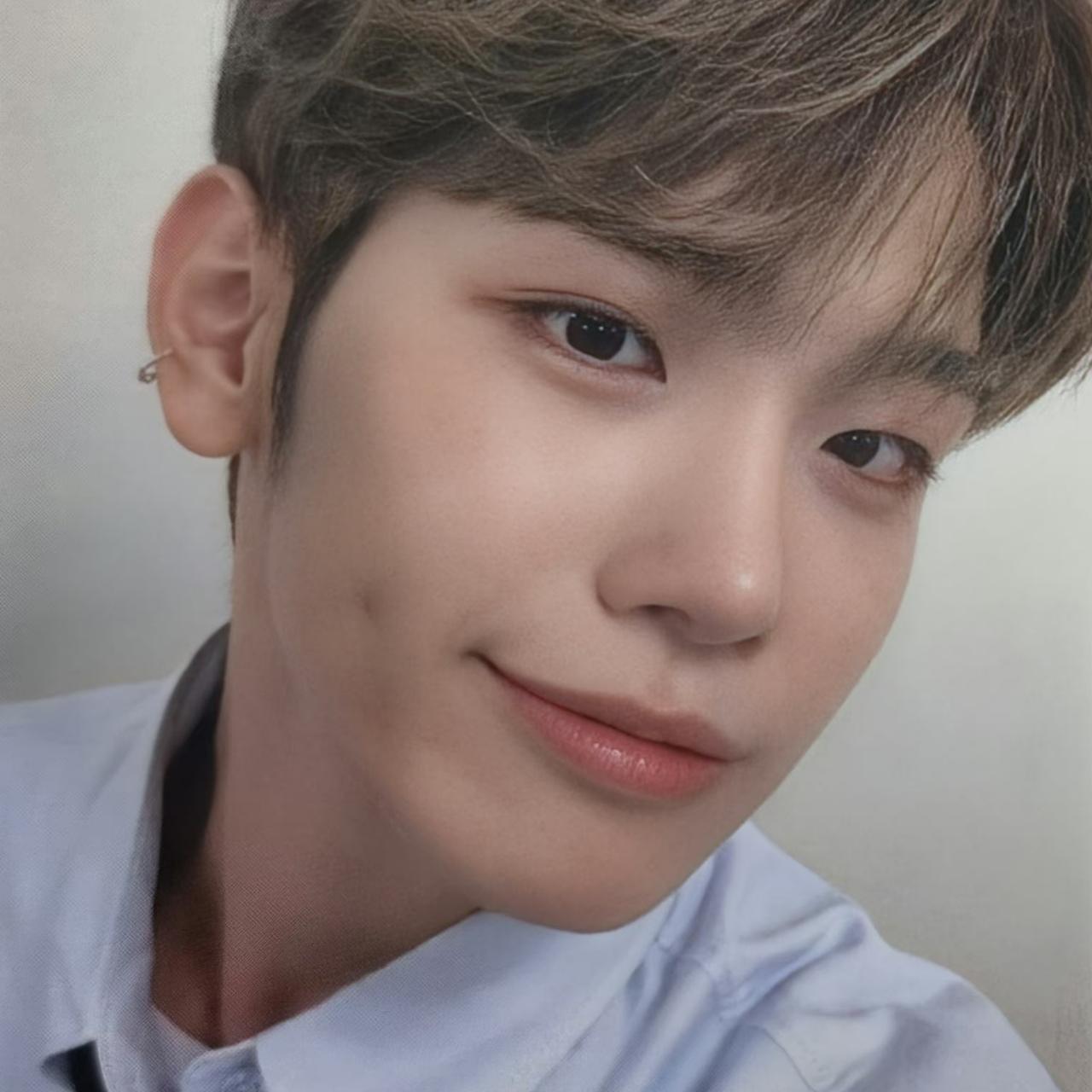 Zerobaseone ZB1 Kim Taerae Mwave Lucky Draw secured,… - Depop