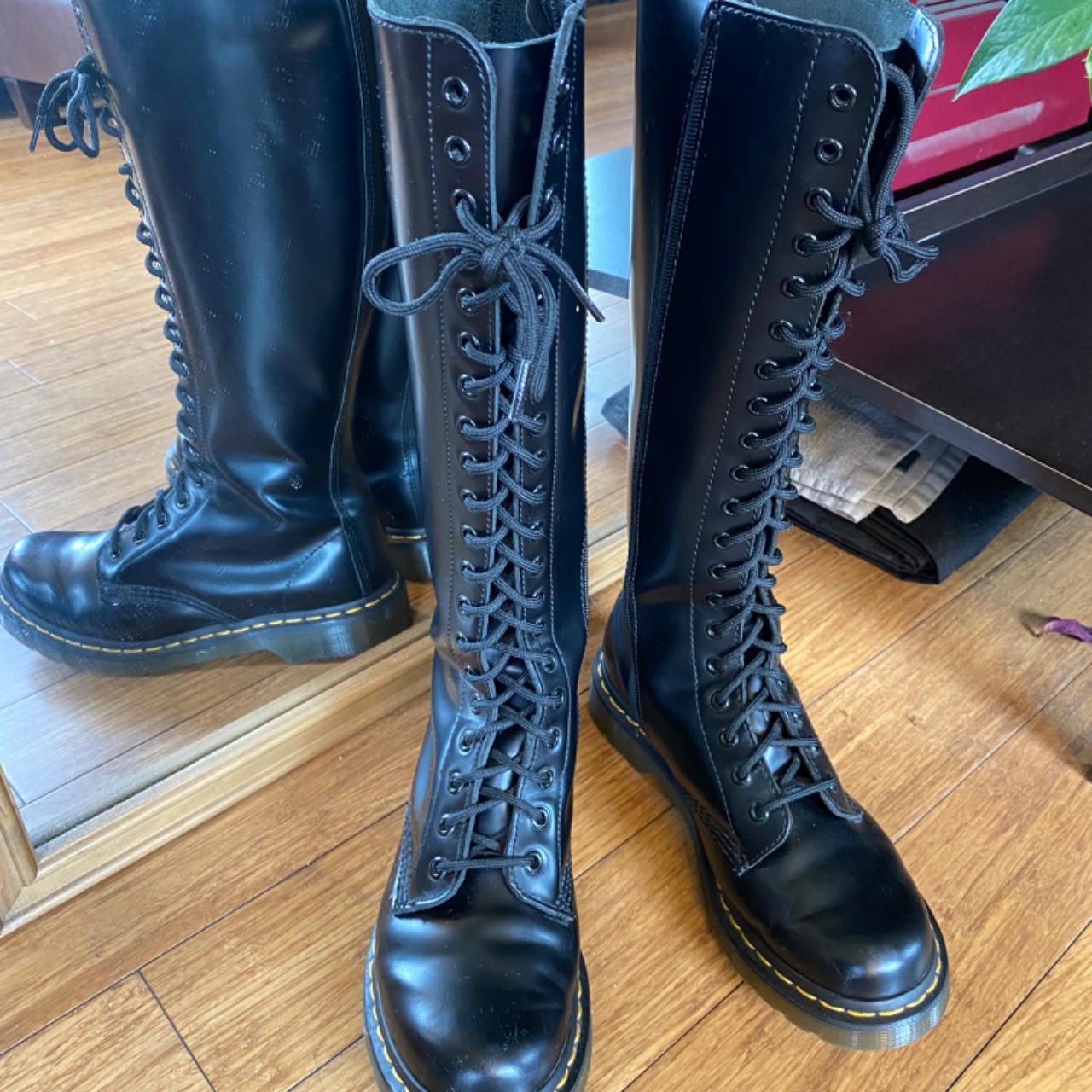 20 eyelet boots with inside zipper Laces Depop