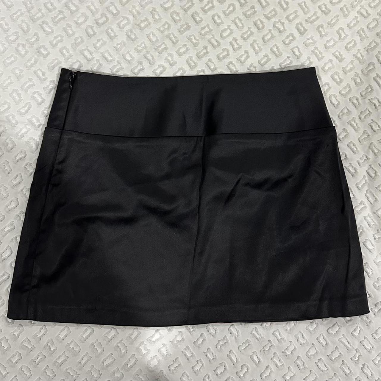 Aritzia Women's Black Skirt | Depop