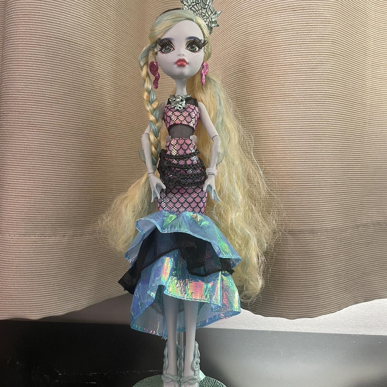 Monster High Haunt Couture shops Lagoona Blue Doll