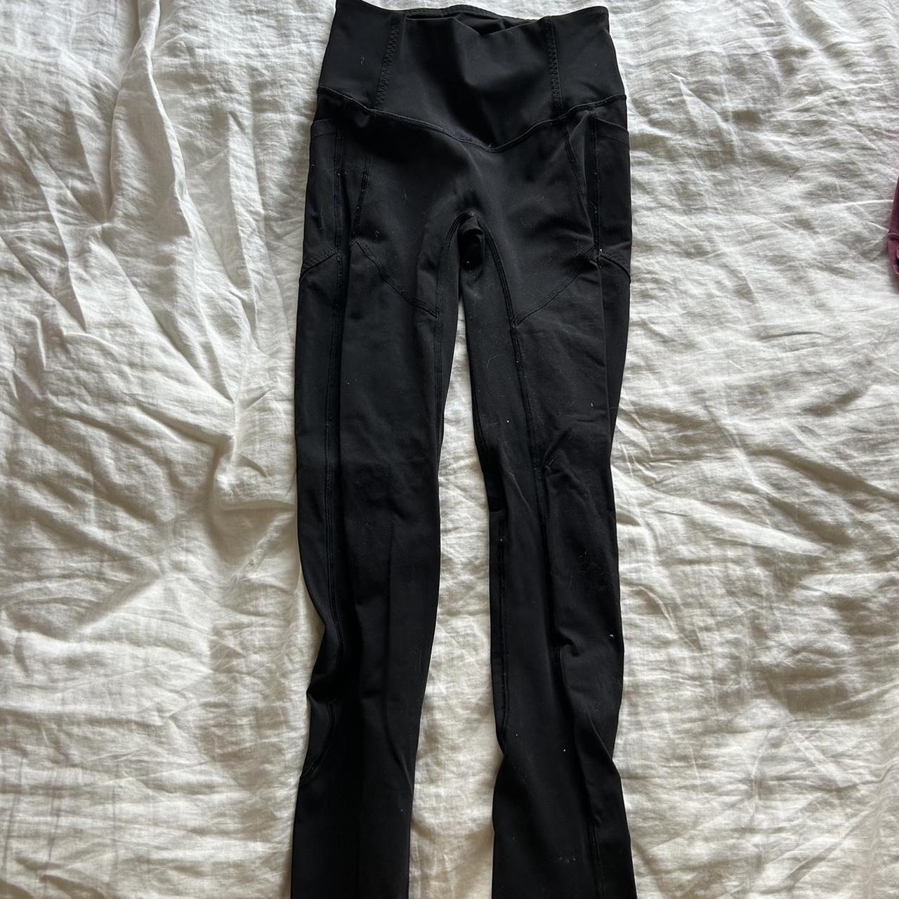 Black lululemon leggings with side pockets (both