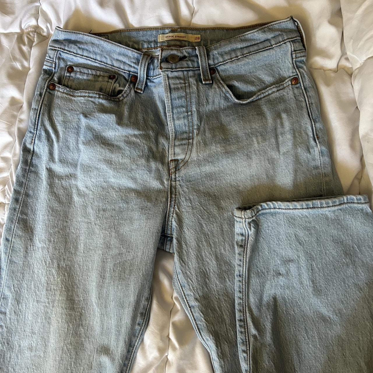 Levi’s wedgie straight - size 28 - my fav levi’s but... - Depop