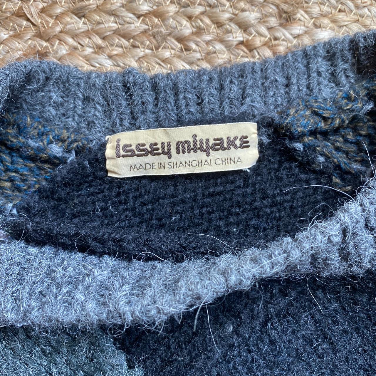 ISSEY MIYAKE 1970's VINTAGE SWEATER PREMIUM... - Depop