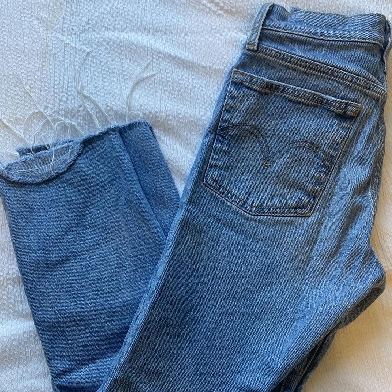 Levi’s straight leg jeans! Super cute and a perfect... - Depop