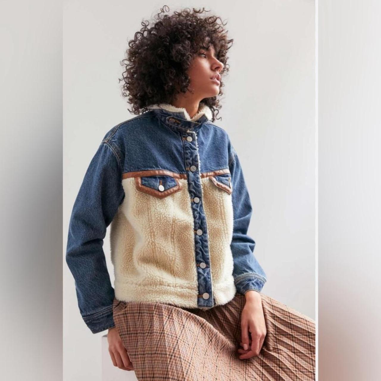 Levis sherpa best sale jacket urban outfitters