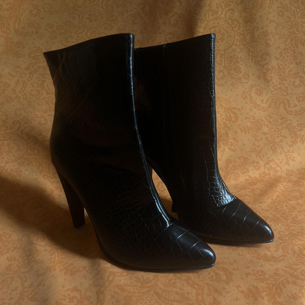 croc booties black