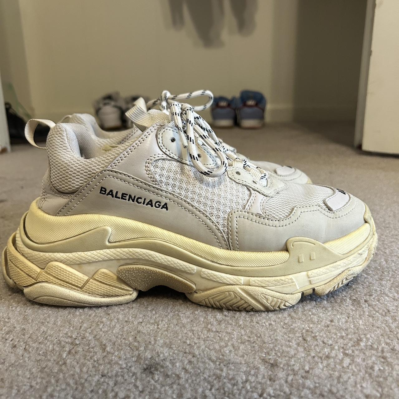 Depop balenciaga 2024 triple s