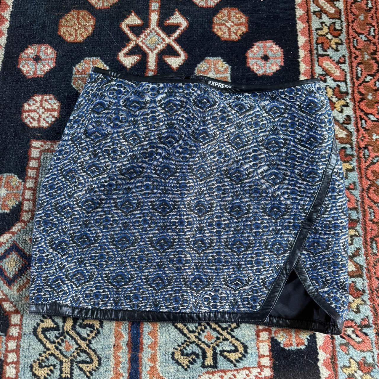 item listed by sidequestvintage_