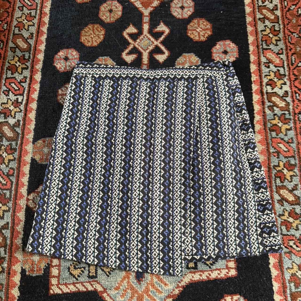 item listed by sidequestvintage_