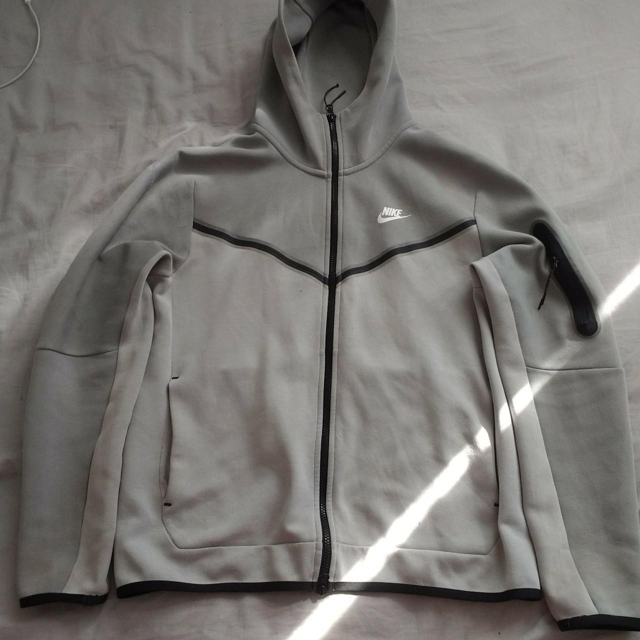 Nike Men's Grey and White Hoodie | Depop