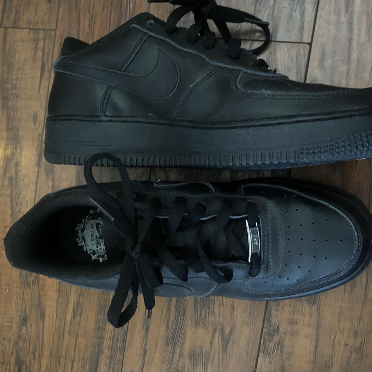 what does wearing black air force 1s mean