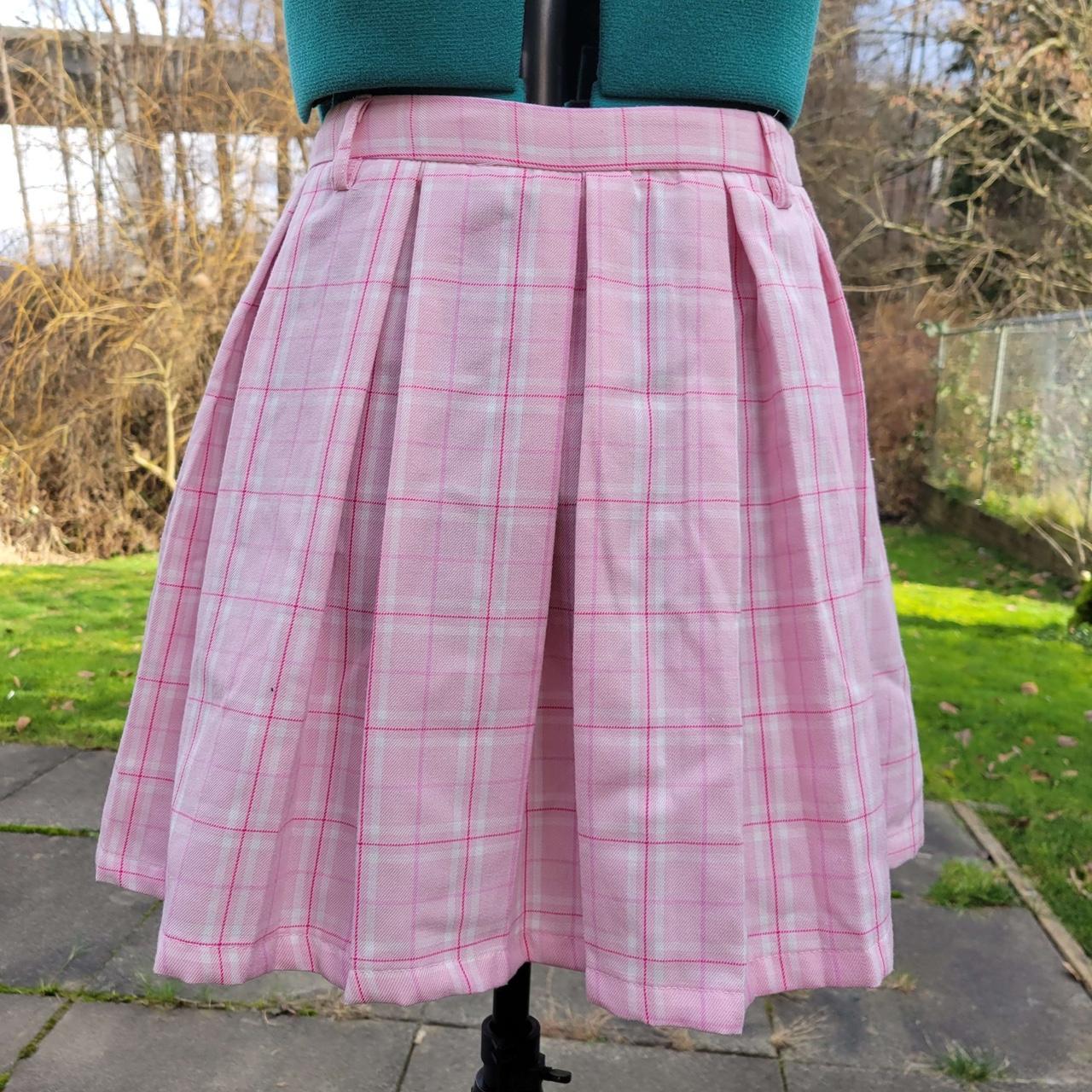 Hot Topic Pink Plaid Skirt In great condition with. Depop